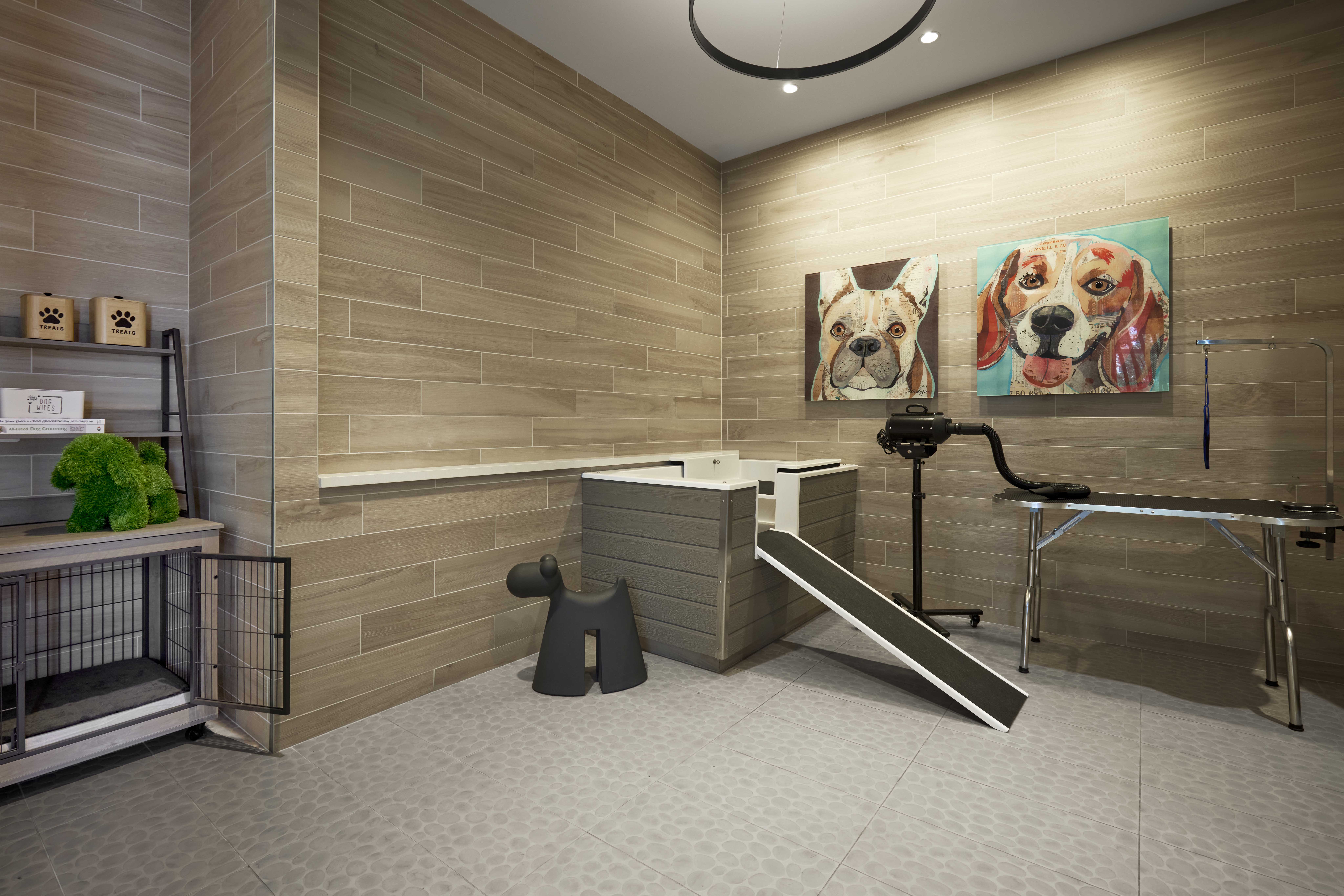 Meridian 2250 at Eisenhower — interior view 7