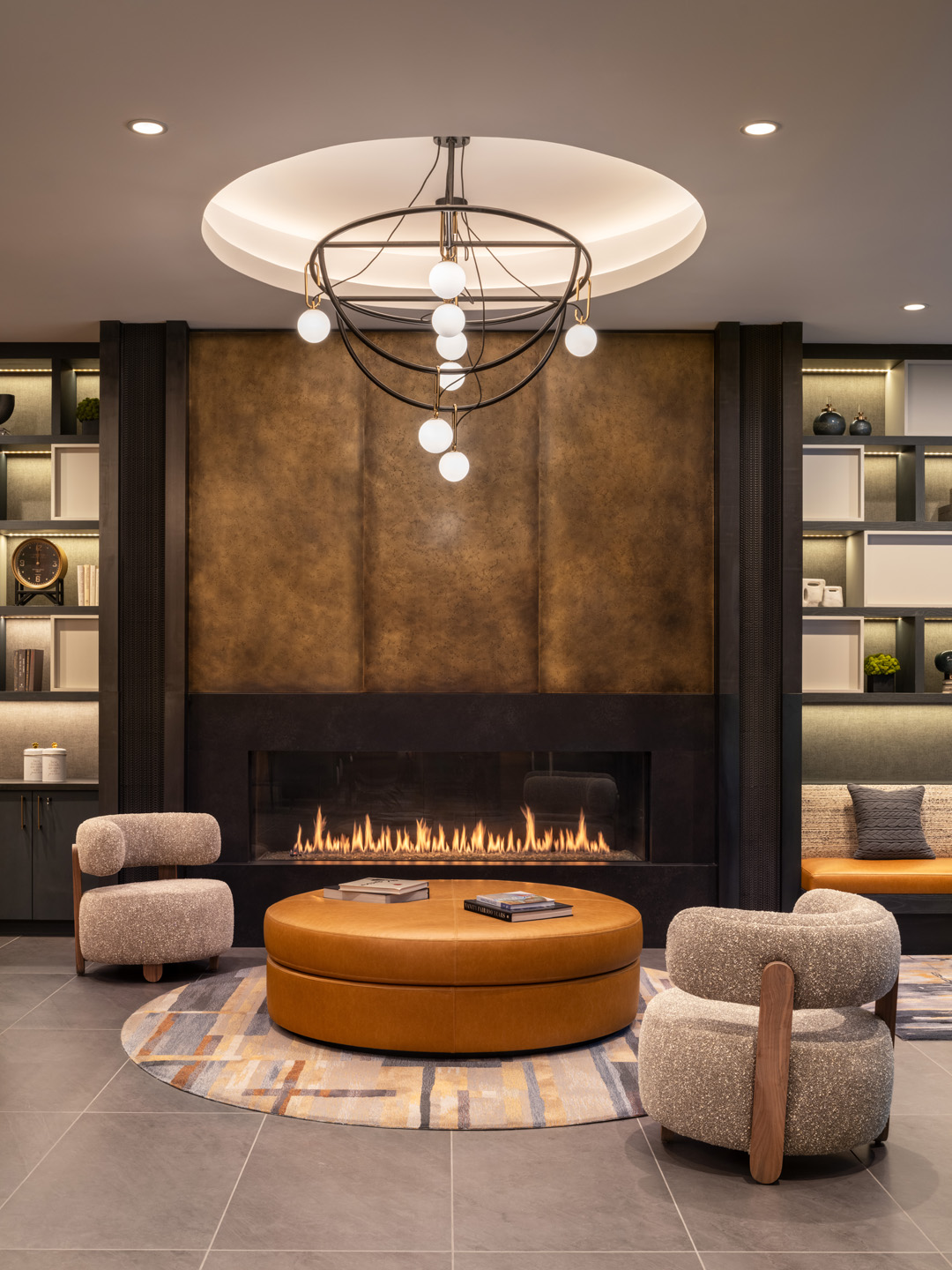Elle — interior detail
