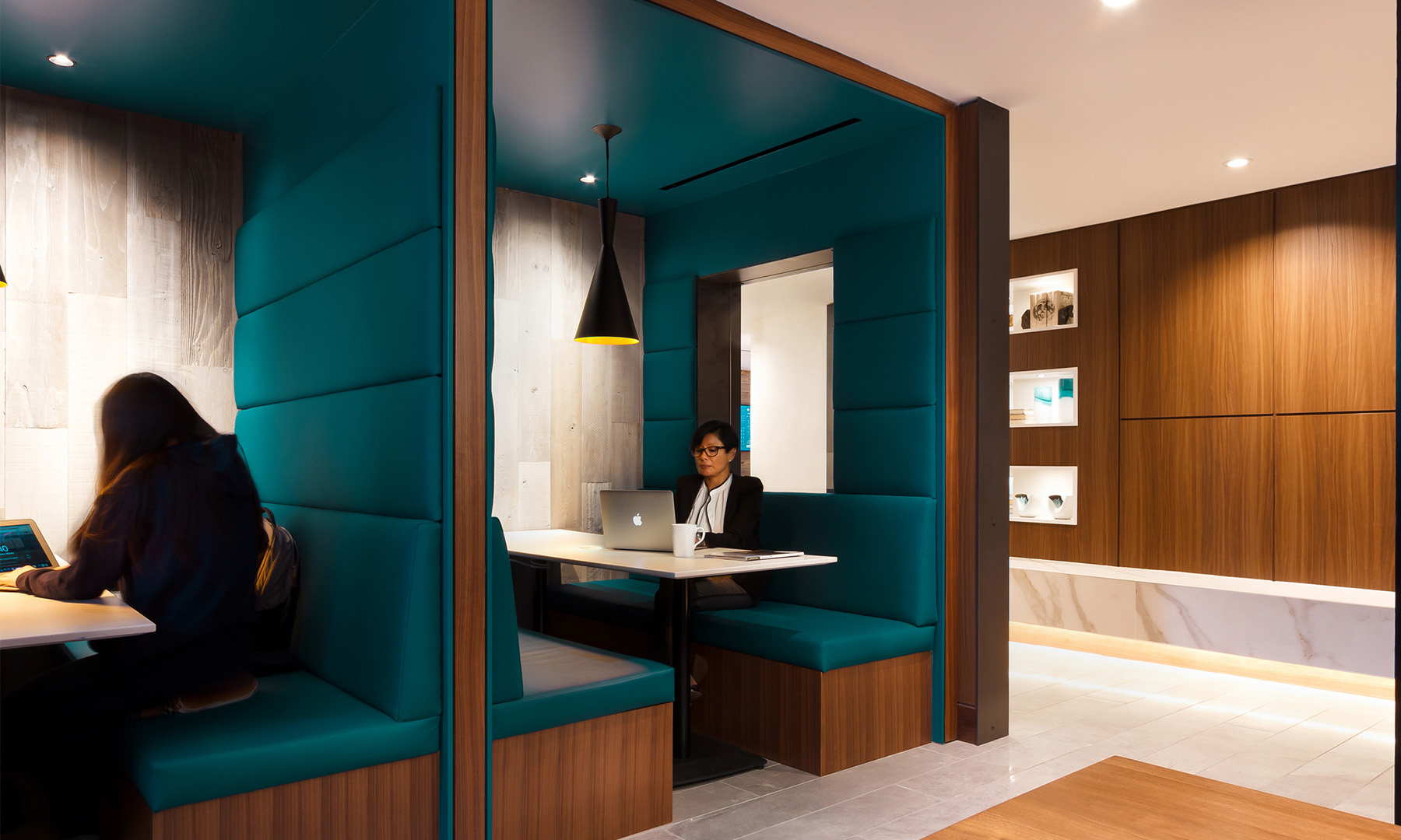 1800 Oak — interior view 3