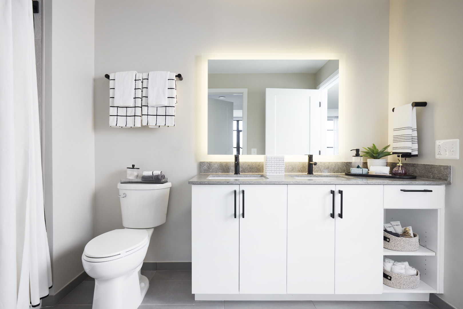 Carlyle Crossing: Easton Model Home — interior view 7