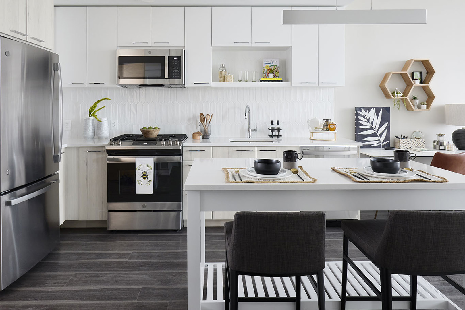 Carlyle Crossing: Reese Model Home — interior detail
