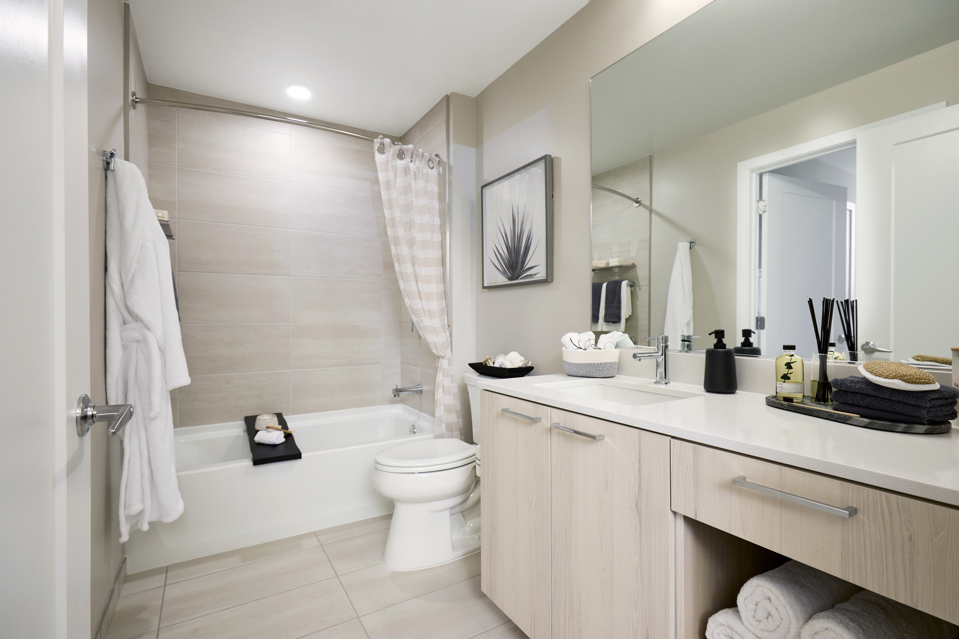 Carlyle Crossing: Reese Model Home — interior view 8