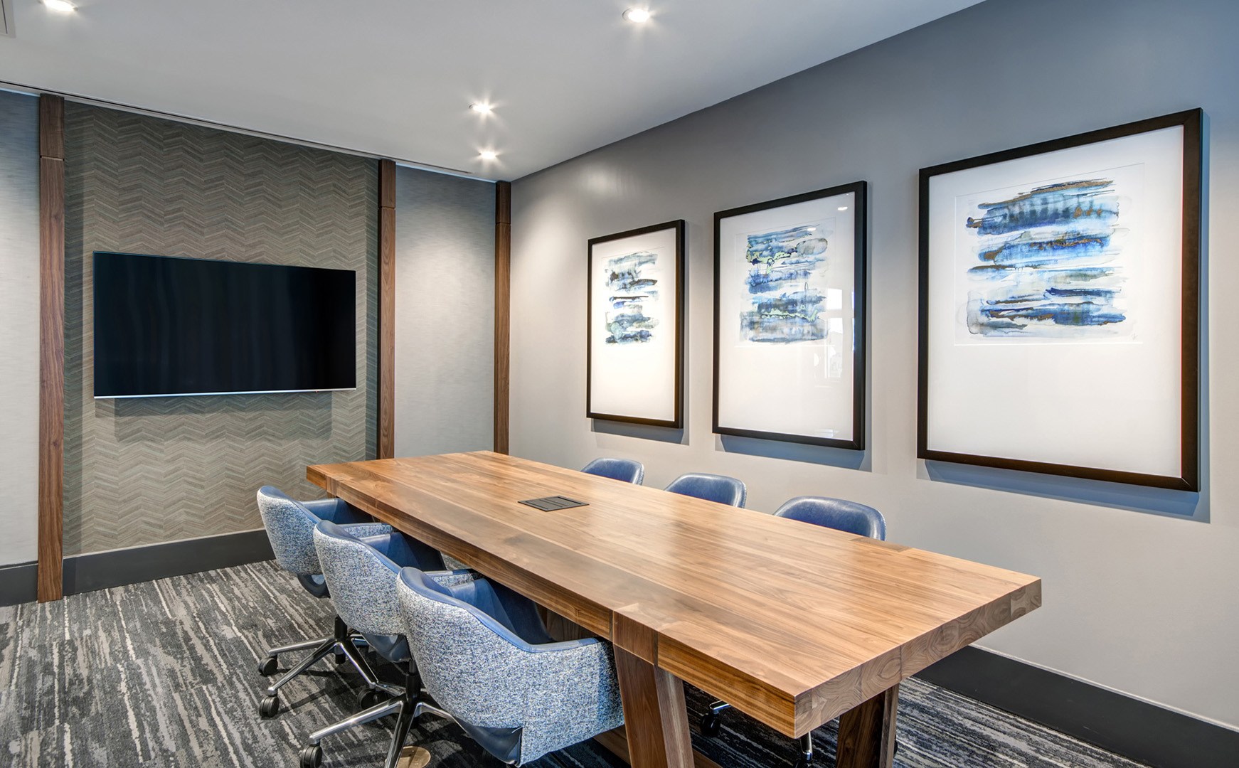 Harlow — interior view 4