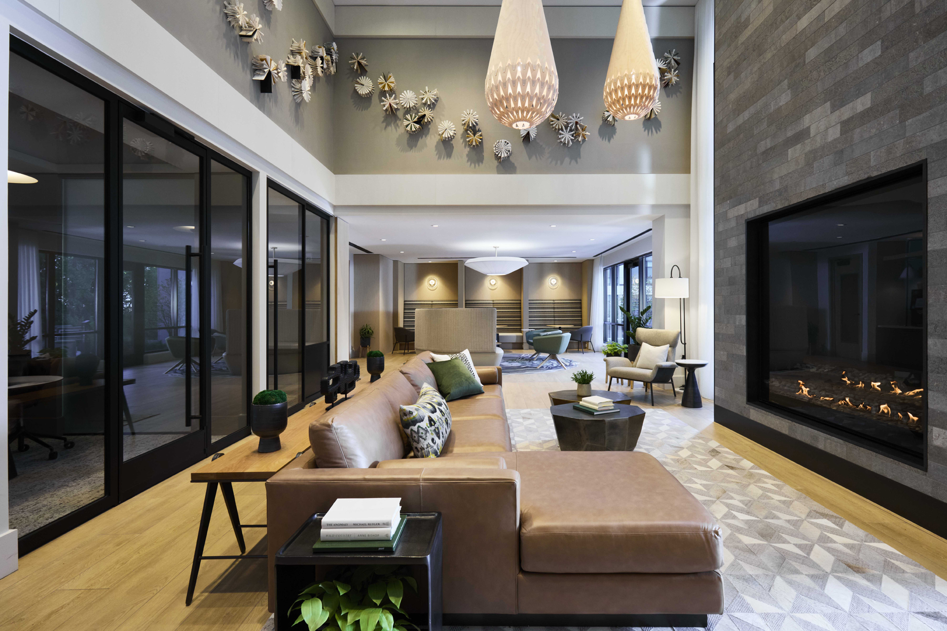 Aventon Huntington Station — interior view 7
