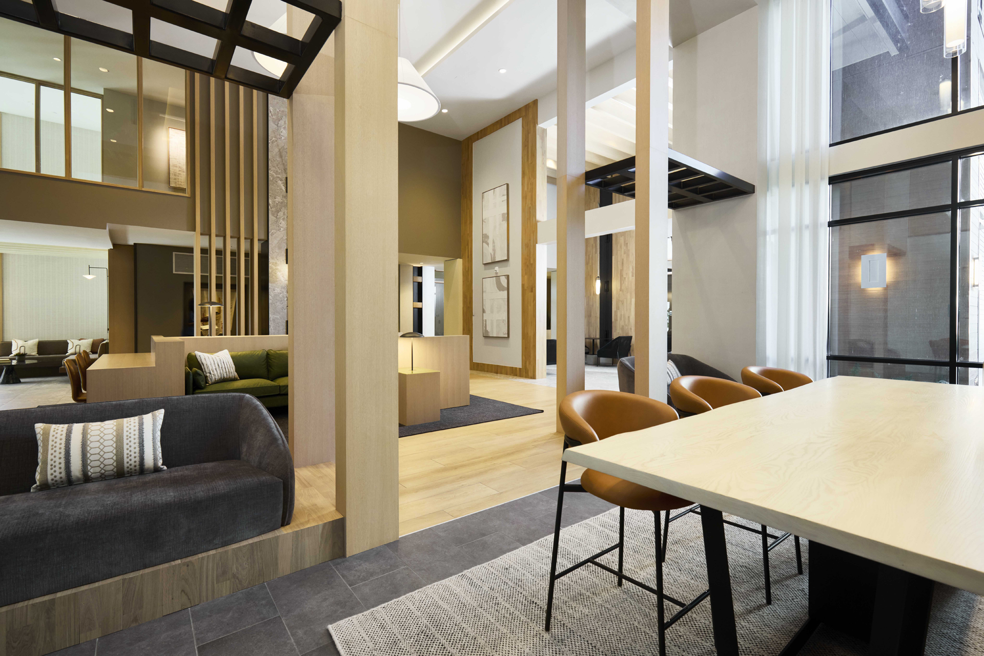 Aventon Huntington Station — interior view 4