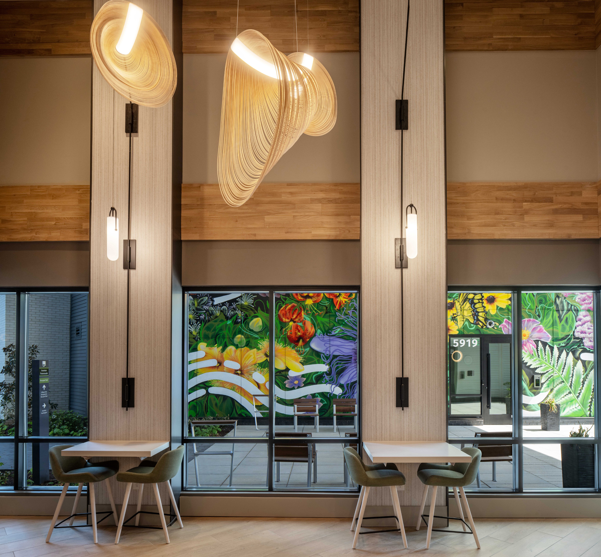 Aventon Huntington Station — interior view 17