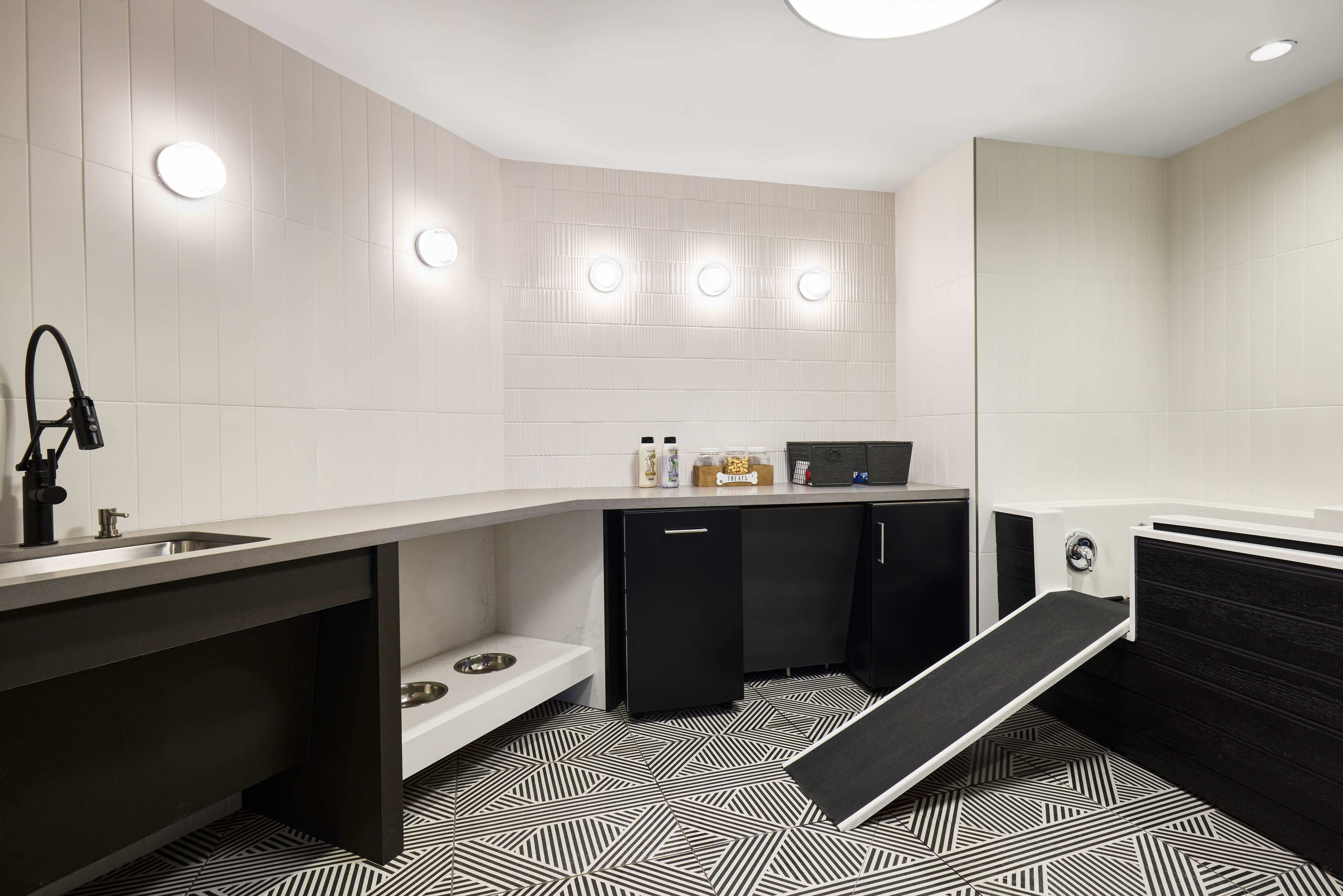 Sophia Bethesda — interior view 18