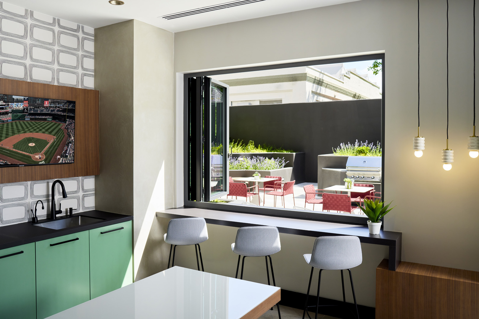 Venture On I — interior view 8