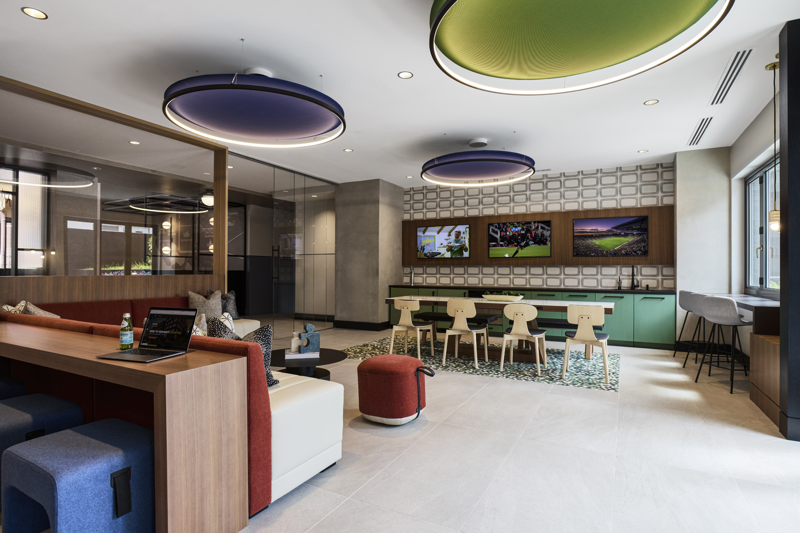 Venture On I — interior view 6