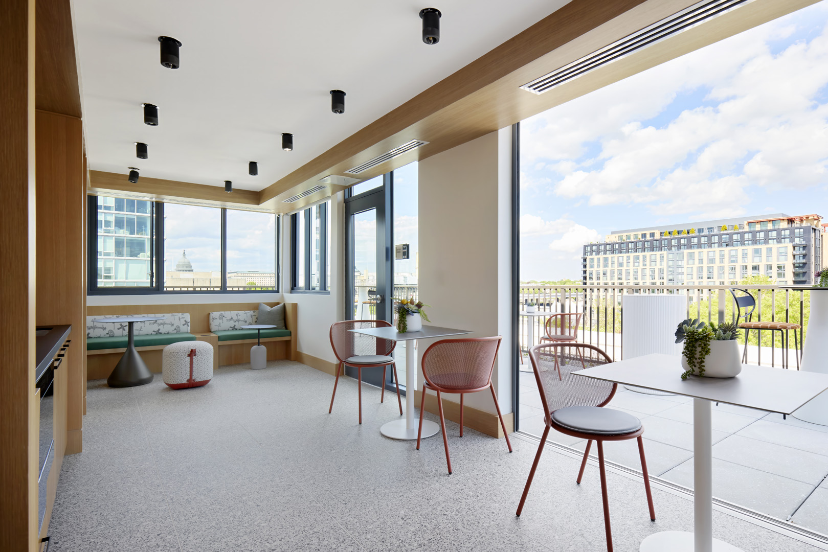 Venture On I — interior view 13