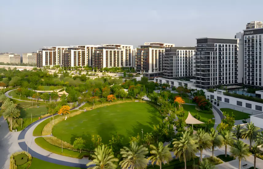 Golf Hillside van Emaar biedt moderne appartementen in Dubai Hills Estate met uitzicht op de golfbaan. Ideaal voor gezinnen en investeerders die zoeken naar rust, groen en waardestijging.