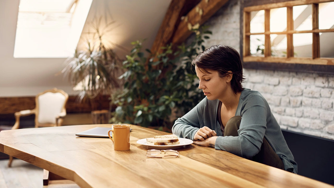 Hungry But Don't Want to Eat? How Loss of Appetite Relates to Eating Disorders