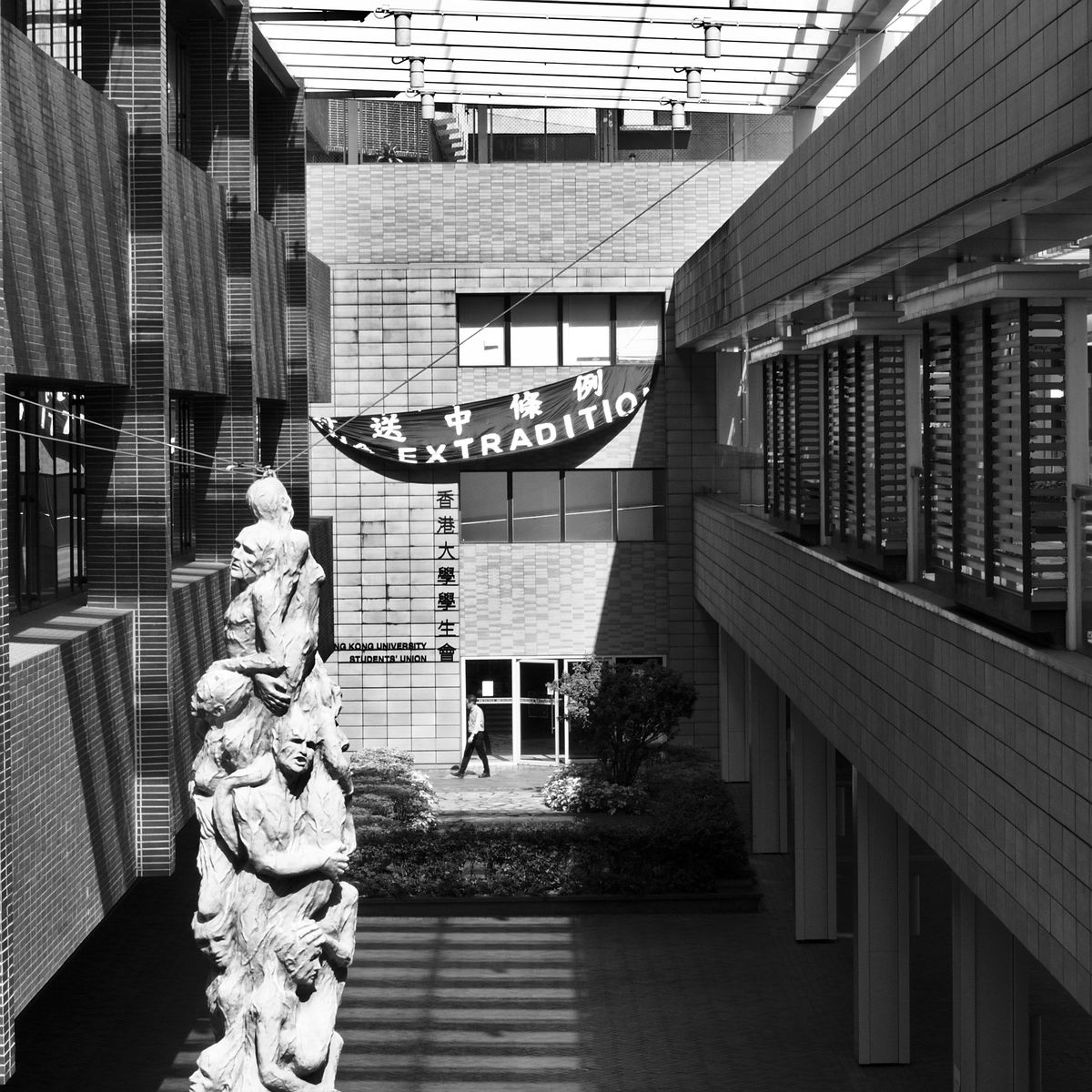 Intérieur moderne et apaisant de l'institut Perle Institut montrant la salle d'attente