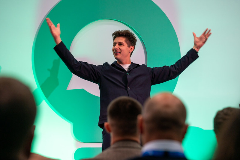 Magician at the CMO inspired Summit