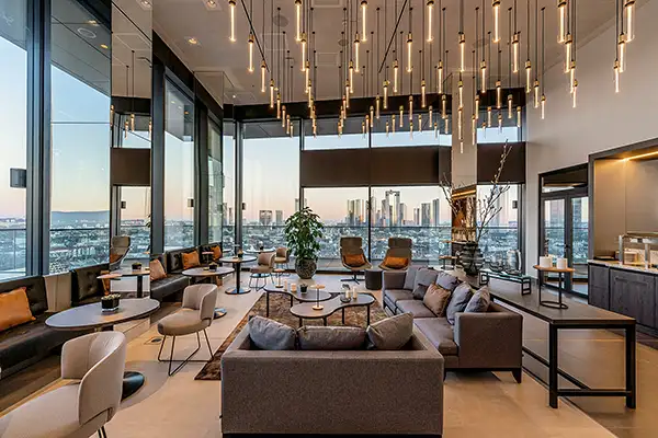 Meliá Frankfurt City: Dem Himmel nahe