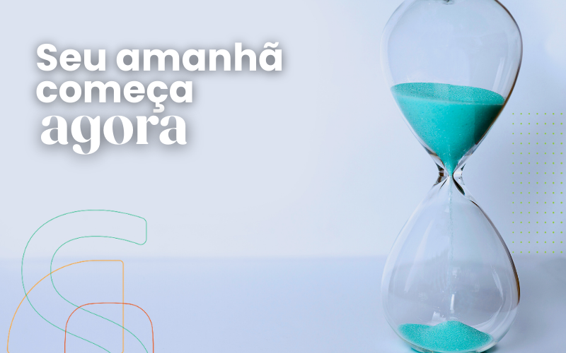 A composição da imagem apresenta o pai e a filha em primeiro plano, posicionados de forma que a filha esteja ligeiramente à frente do pai, ambos com as mãos na massa da pizza. Há uma bandeja de pizza no centro do plano médio, onde o pai e a filha estão preparando a pizza, o que sugere o momento da ação. O plano de fundo inclui elementos de uma cozinha, incluindo armários, utensílios e ingredientes próximos. A composição é simétrica, com elementos da cozinha dispostos de forma que a atenção se concentre no pai e na filha, enquanto trabalham na pizza.