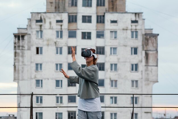 Photo man using virtual reality goggles