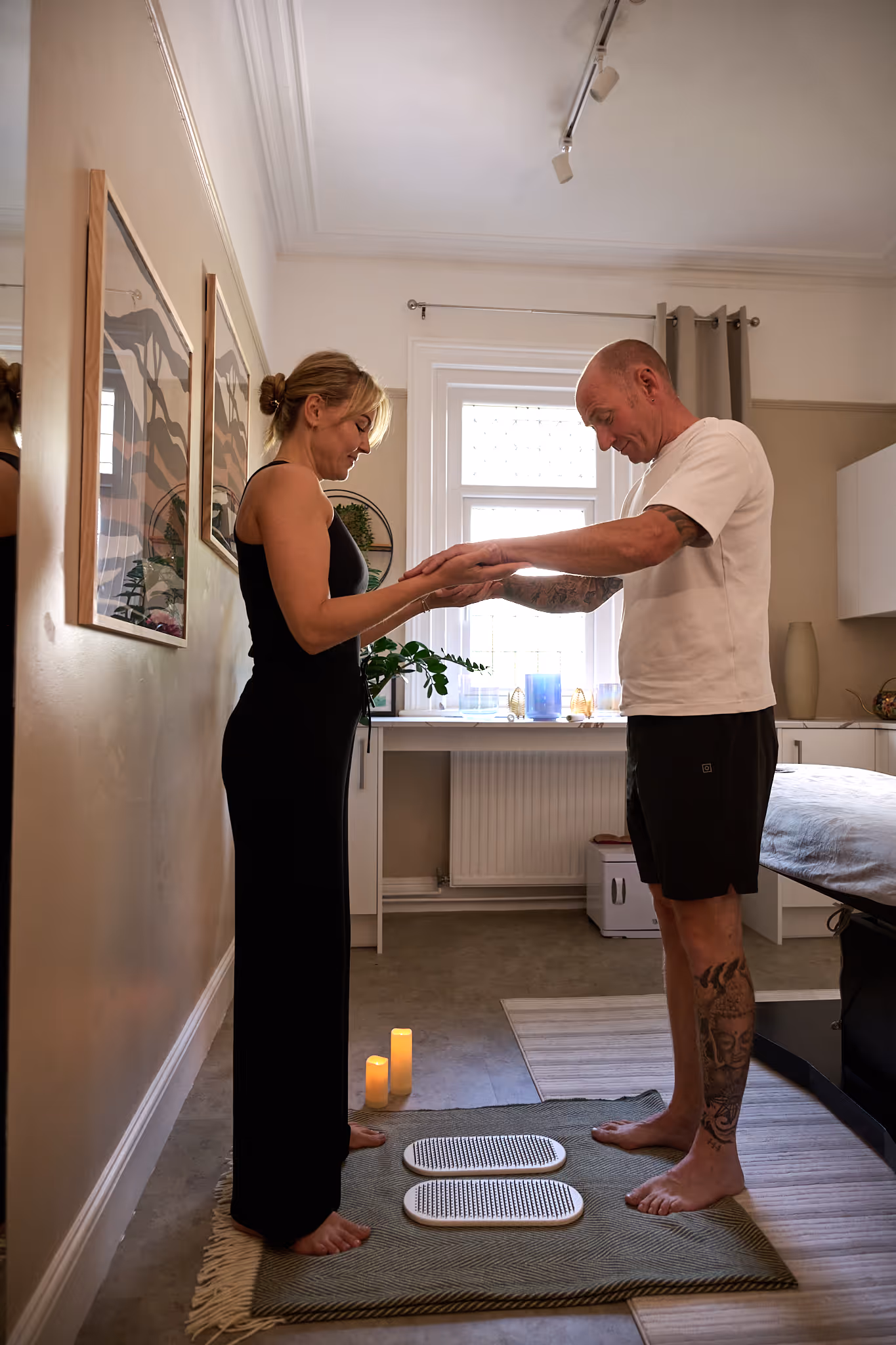 Acupressure foot massage 