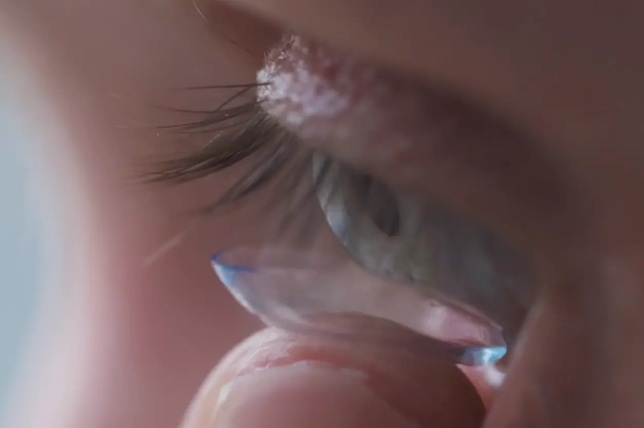 Putting a daily contact lens in an eye