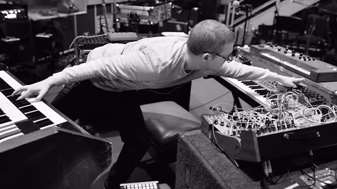 Floating Points to release new Kuiper EP on 12″ vinyl; stream 18-minute live recording now