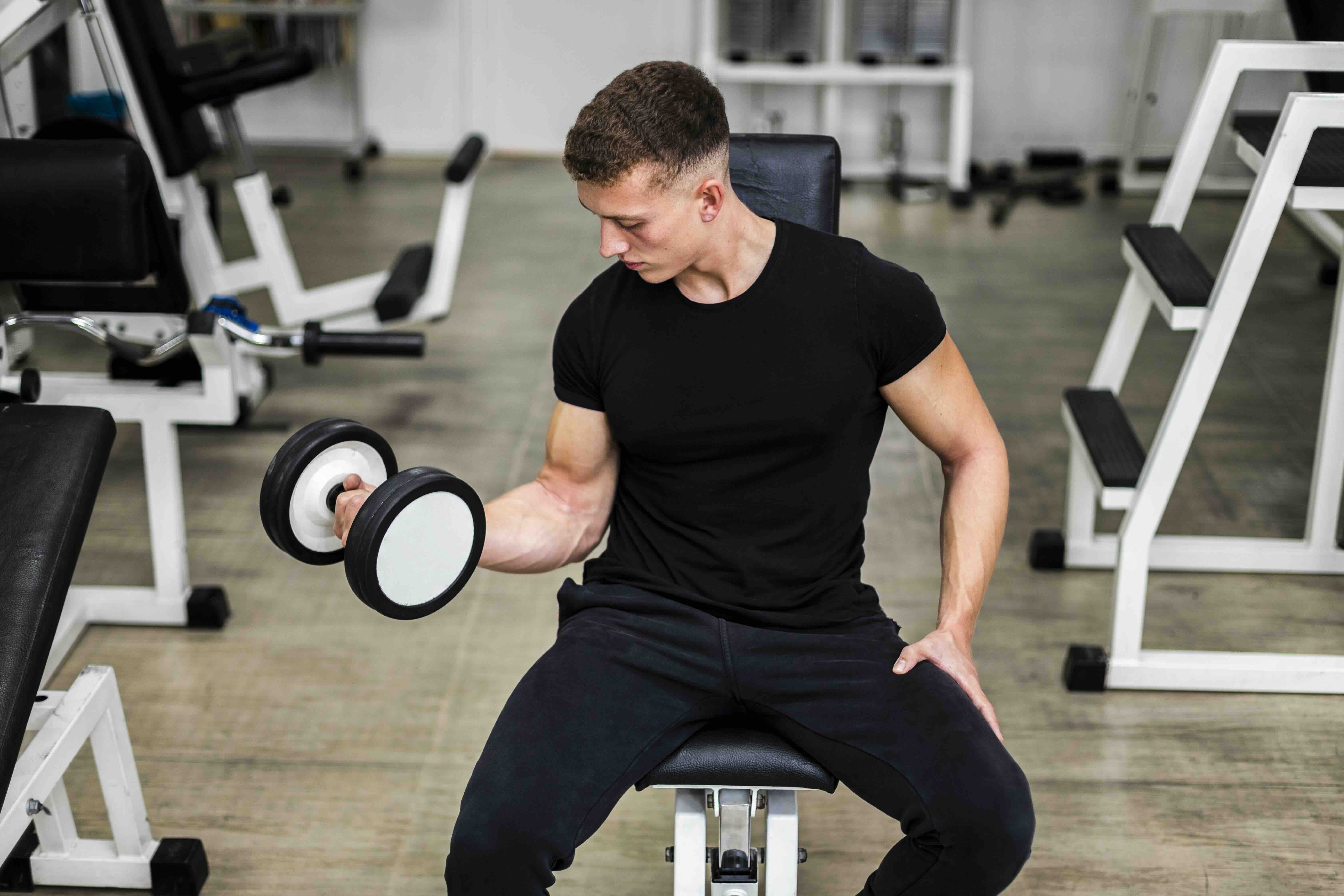 Maximize Bicep Growth with Incline Dumbbell Curls: The Ultimate Guide