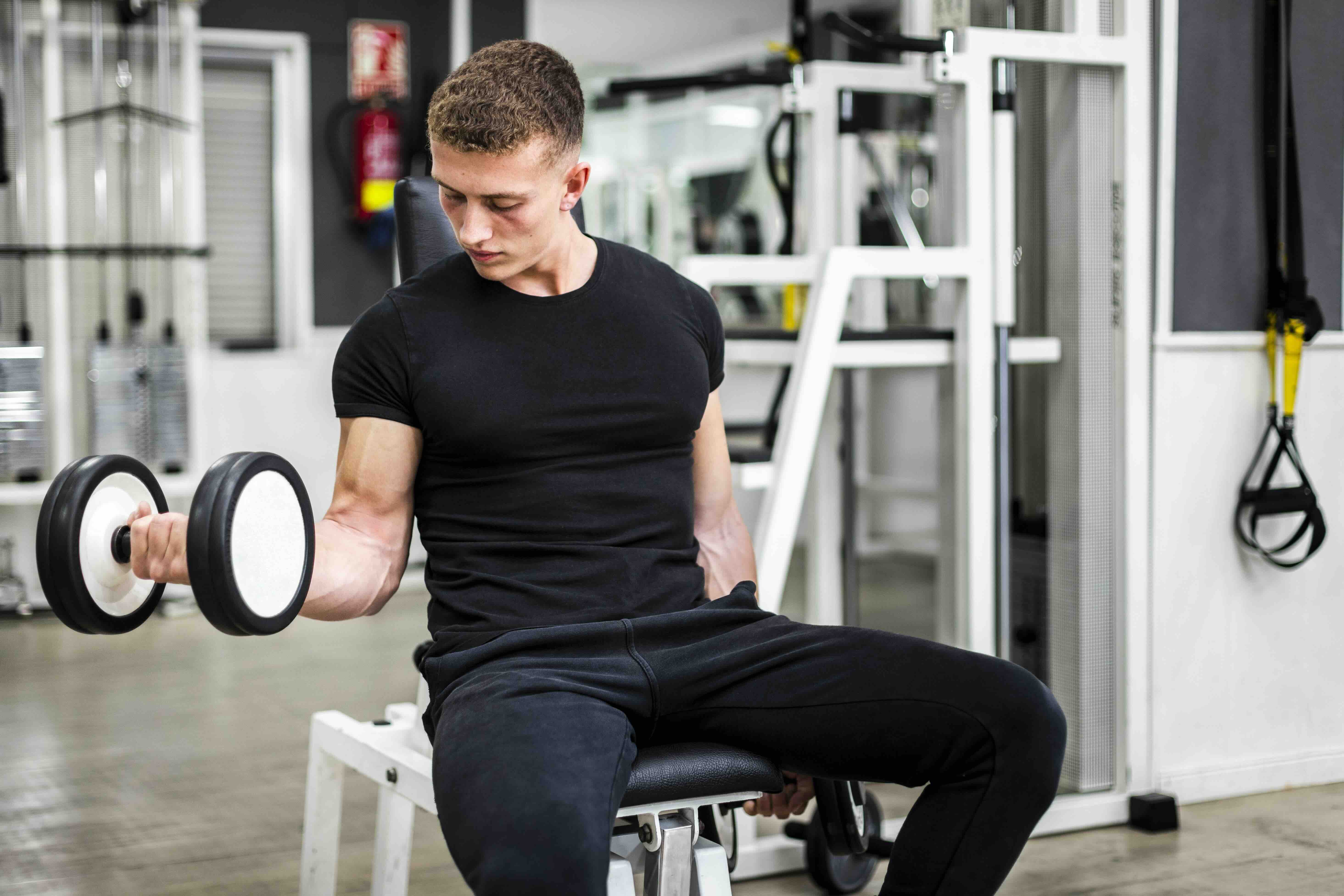 Ultimate Guide to Incline Dumbbell Curl for Peak Bicep Development