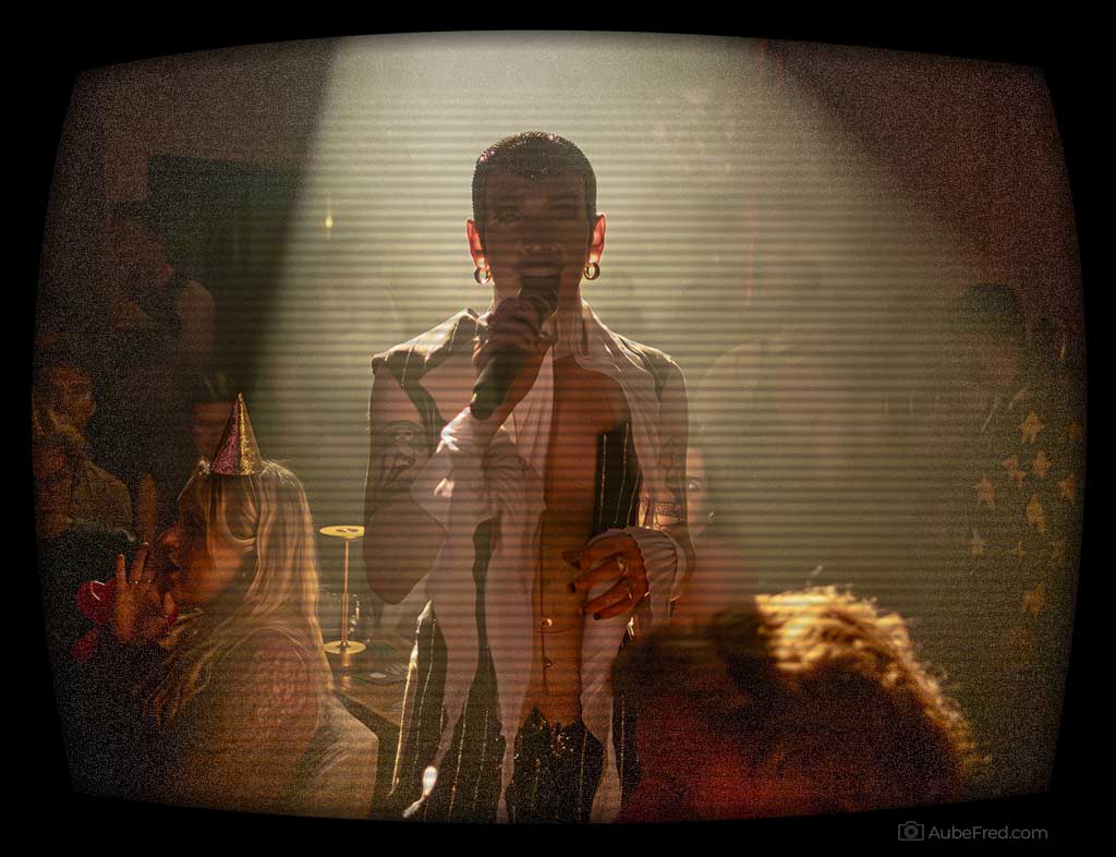200 Channels Photo by Aube Fred