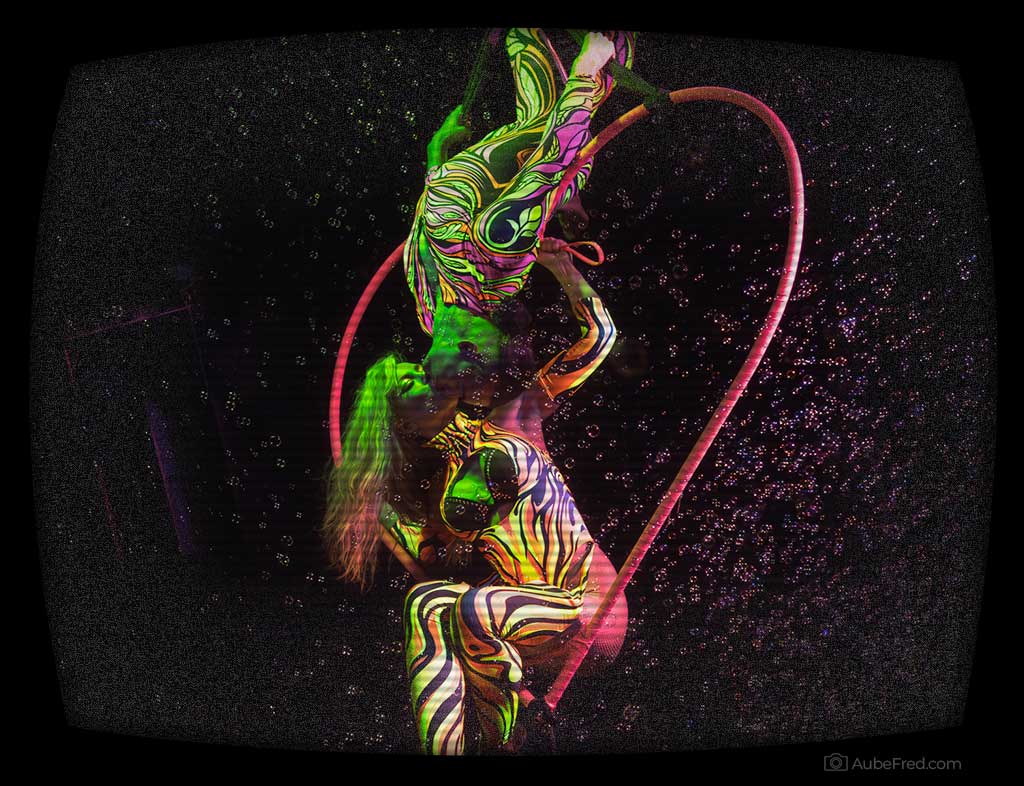 200 Channels Photo by Aube Fred