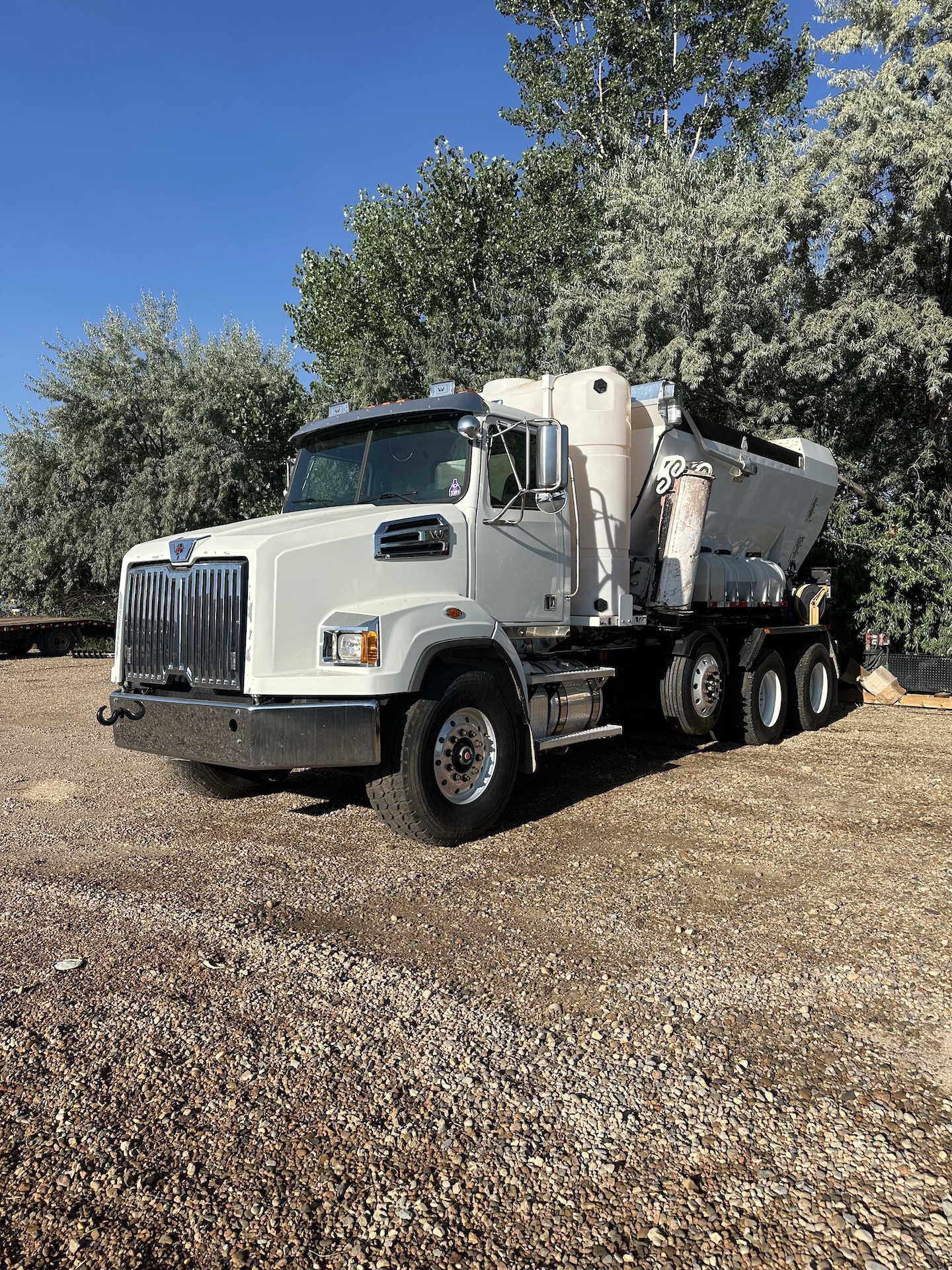 2021 WESTERNSTAR 4700 Holcombe HM10H Volumetric Truck For Sale 