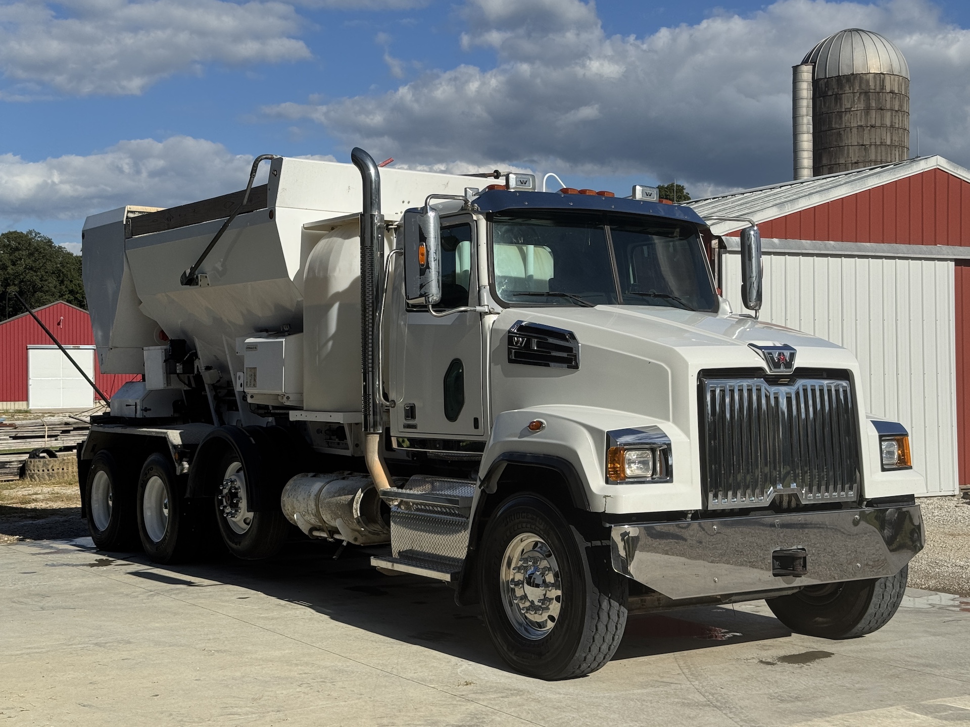 ProAll P85 Volumetric Concrete Truck For Sale 2022 Western Star 4700
