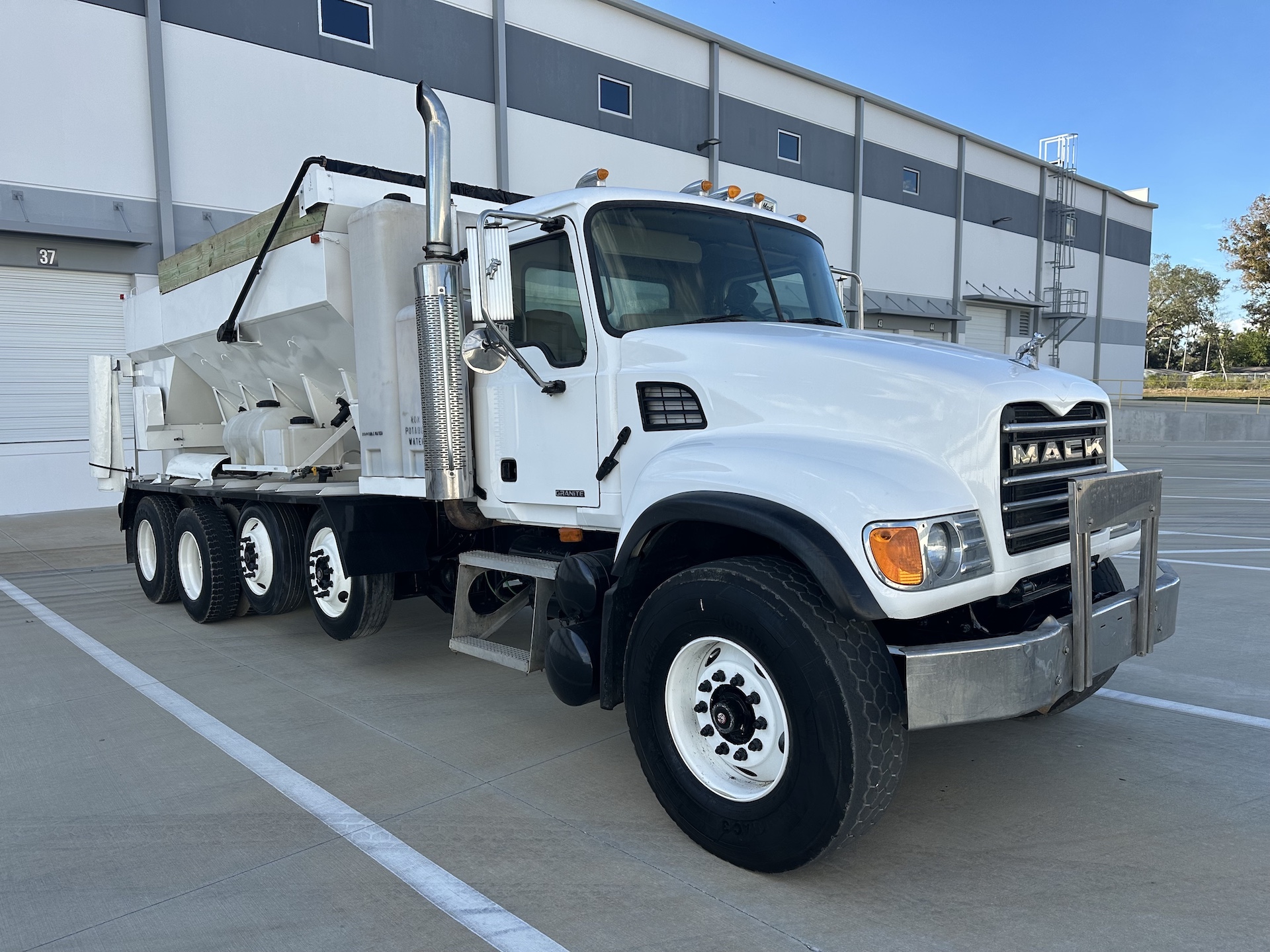 2004 Cementech MCD Volumetric Truck For Sale