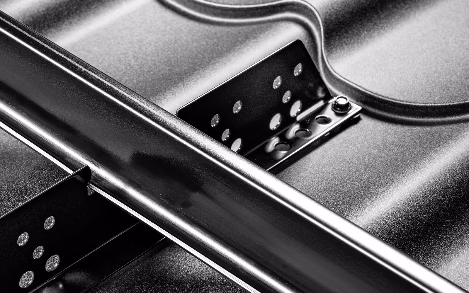 Musta metallinen rauli-black aurinkopaneeli kiinnike