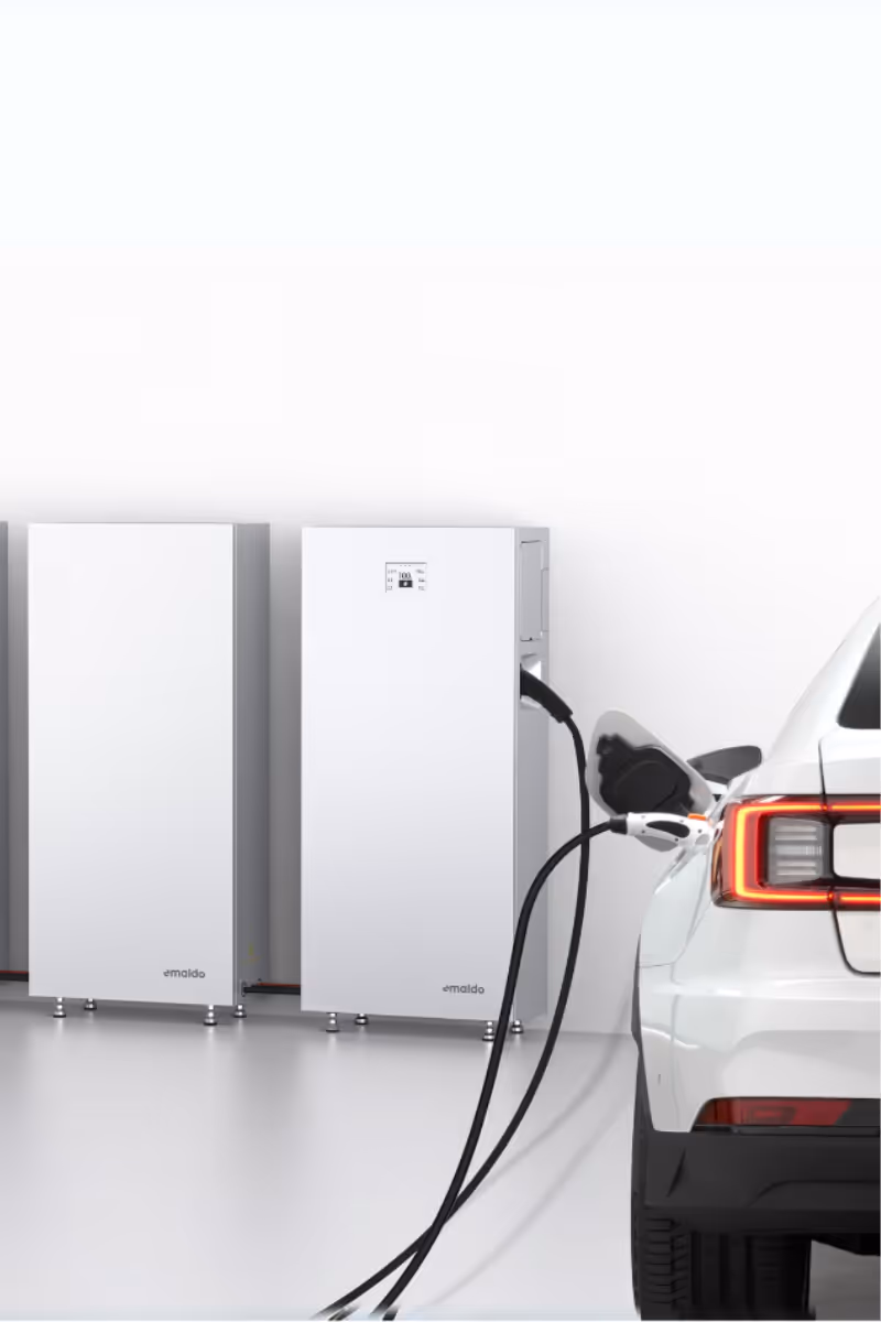 Emaldo Core jossa sisäänrakennettu latauspiste