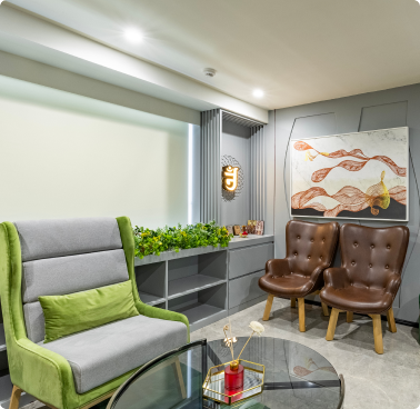 Horizontal’s Bright Office Meeting Room Designed by Phi Designs