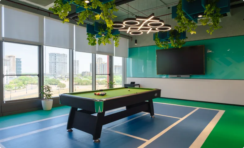 Horizontal’s Stylish Office Flexi Desk Designed by Phi Designs