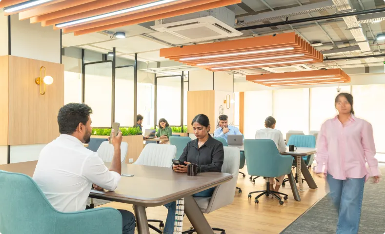 Horizontal’s Stylish Office Flexi Desk Designed by Phi Designs