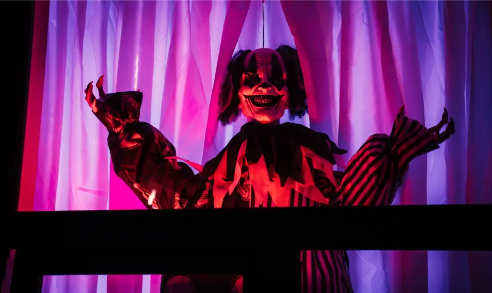clown-halloween-party-performance