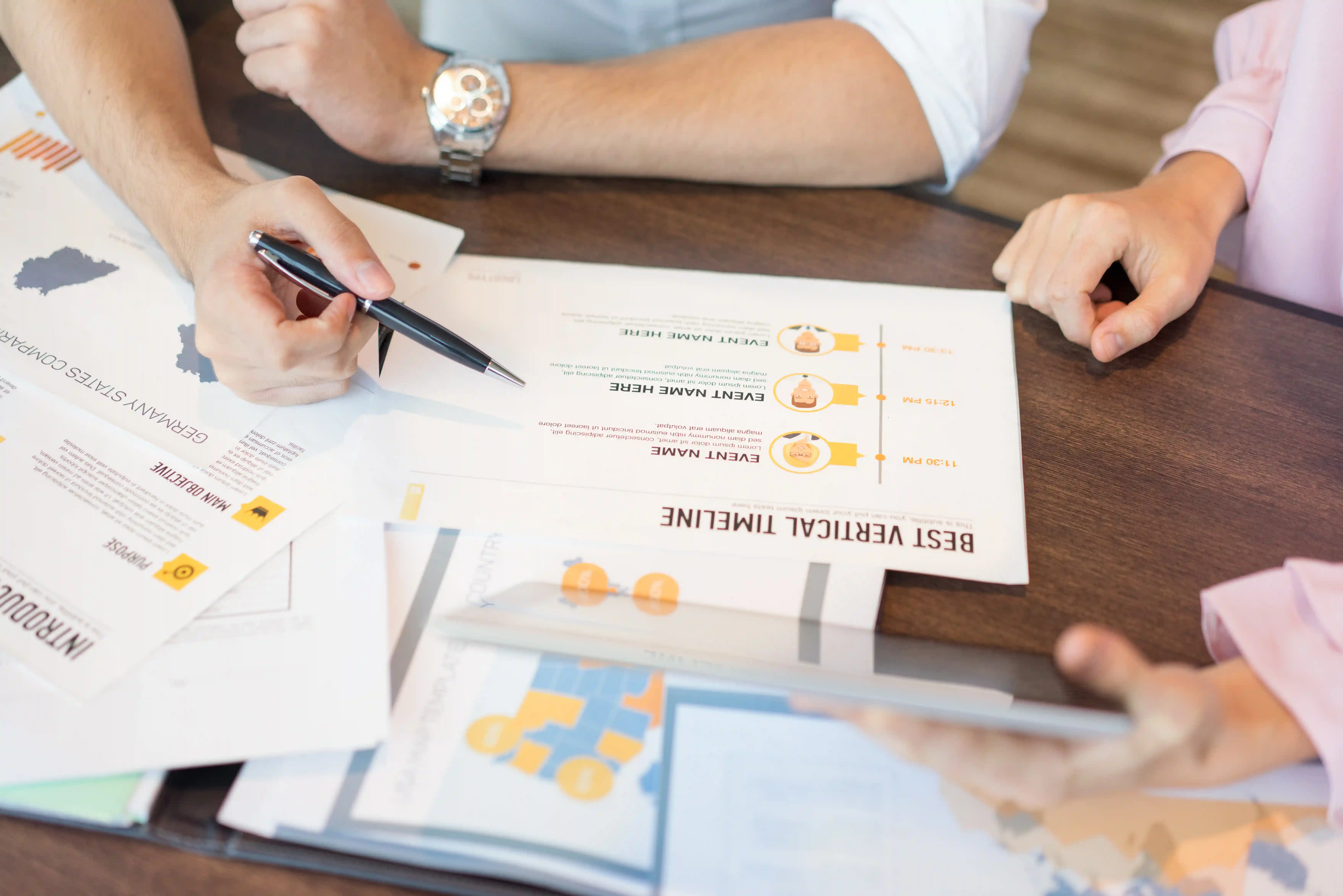 Entrepreneur preparing a modern pitch deck for 2025 investor meetings