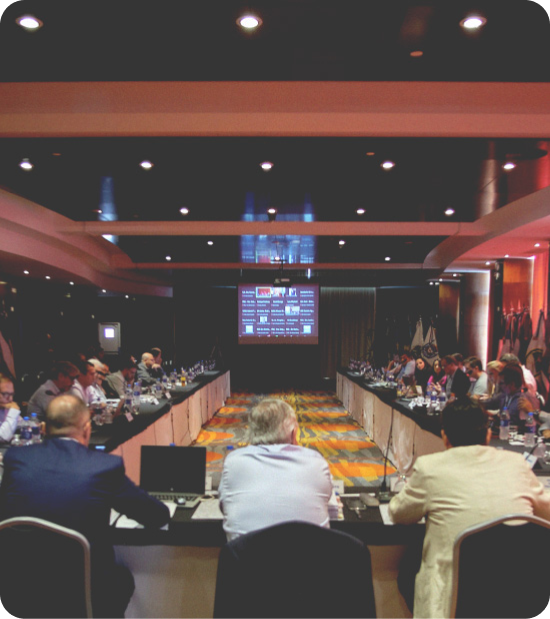 Salón Mimosa del centro de convenciones, con vista al Golfo Nuevo