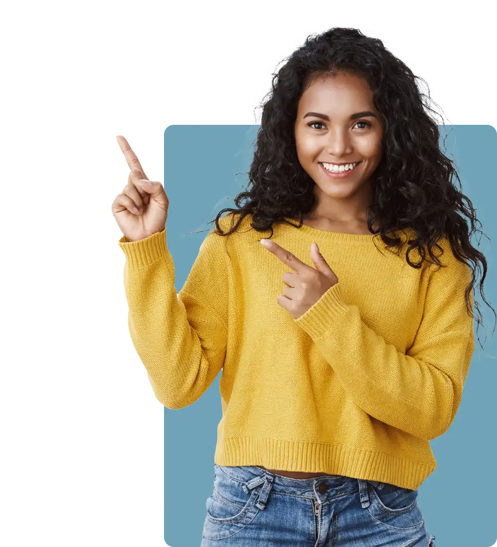 Confident good-looking african-american girl with curly hairstyle, look camera self-assured and sassy smiling, pointing upper left corner, introducing health insurance germany, give recommendations