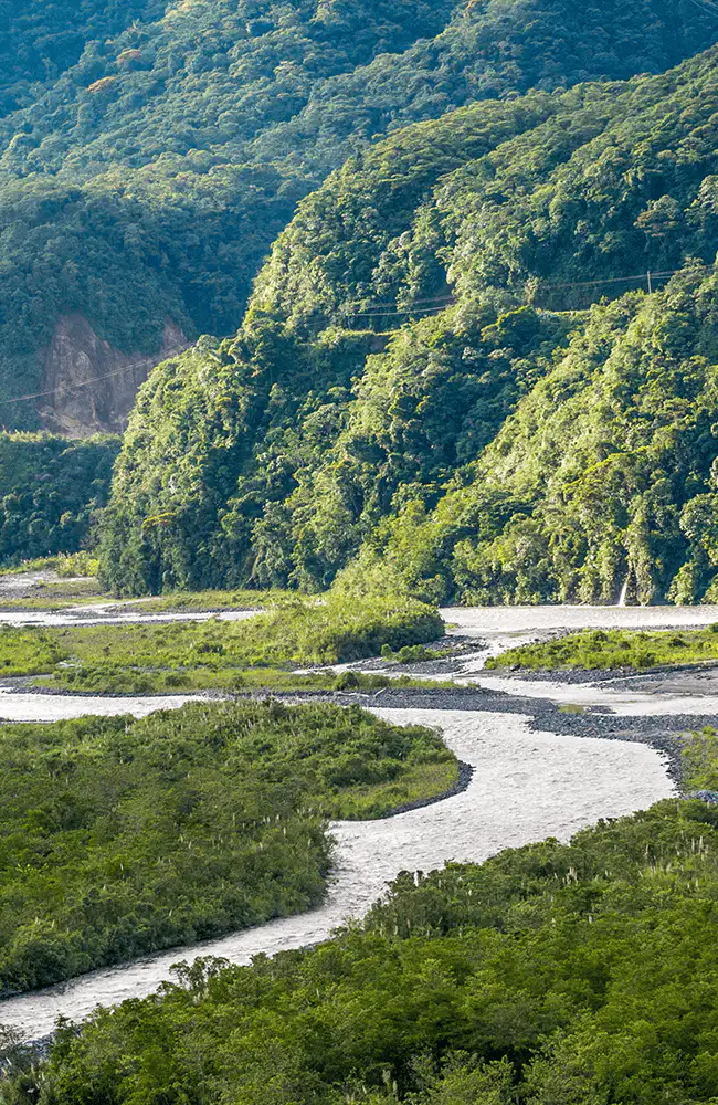 Driving north through Ecuador's Amazon basin to a luxury jungle lodge
