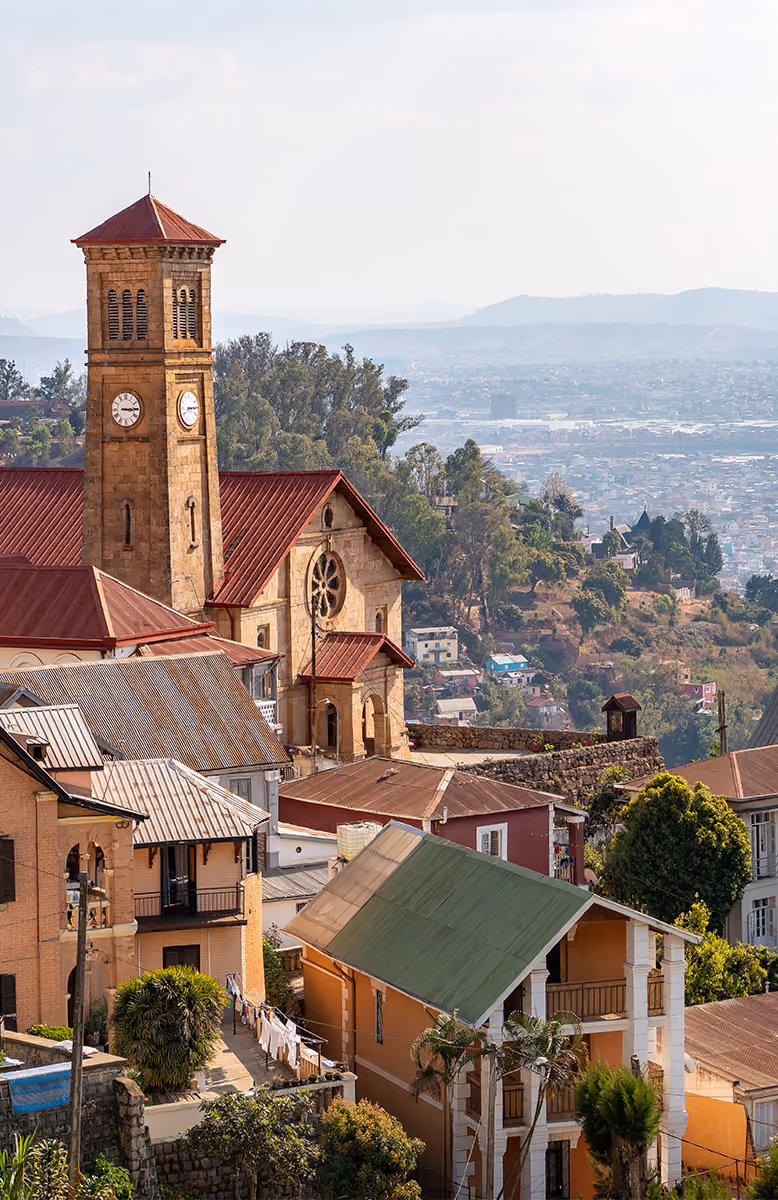 Arrival in Antananarivo, Madagascar's capital, Ruthless RN5 expedition