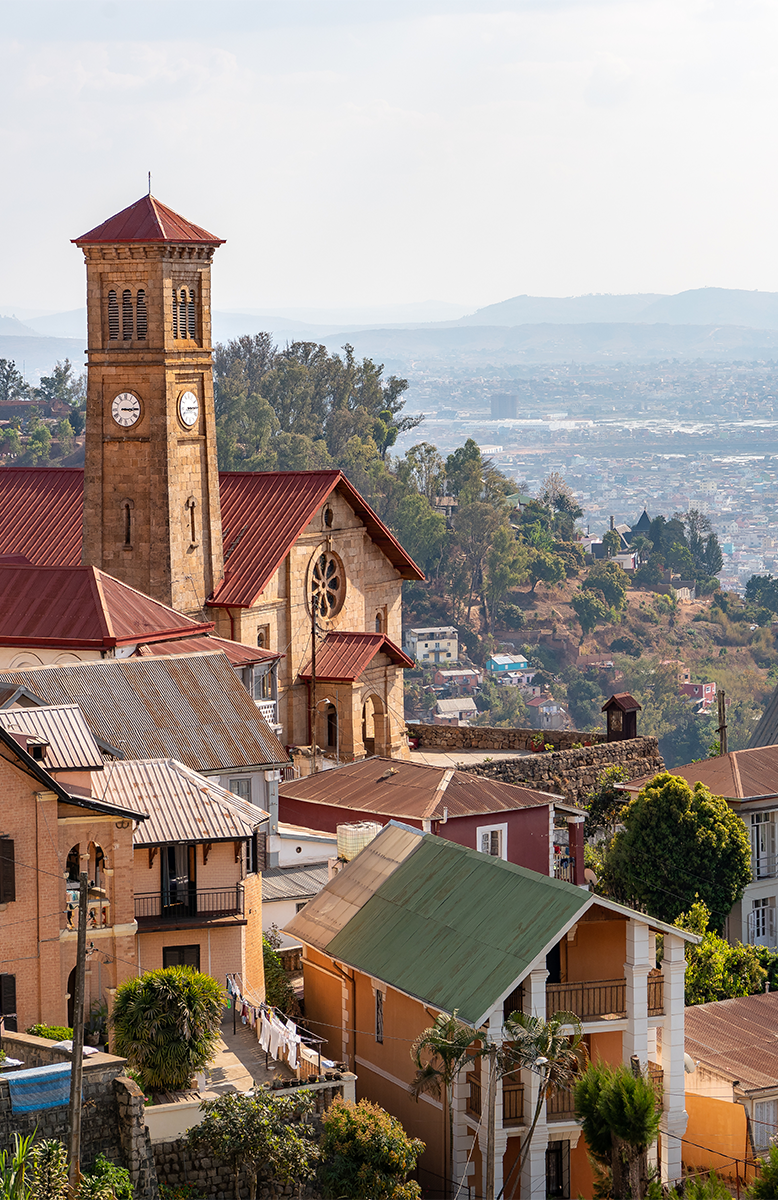 Arrival in Antananarivo, Madagascar's capital, Ruthless RN5 expedition
