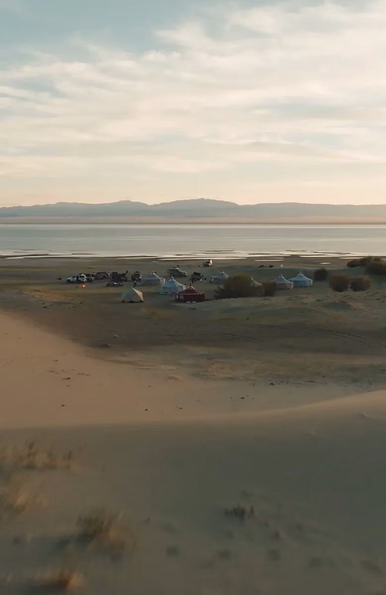 Mongol Els dunes drive near prehistoric Durgun Lake, Trans Gobi Desert