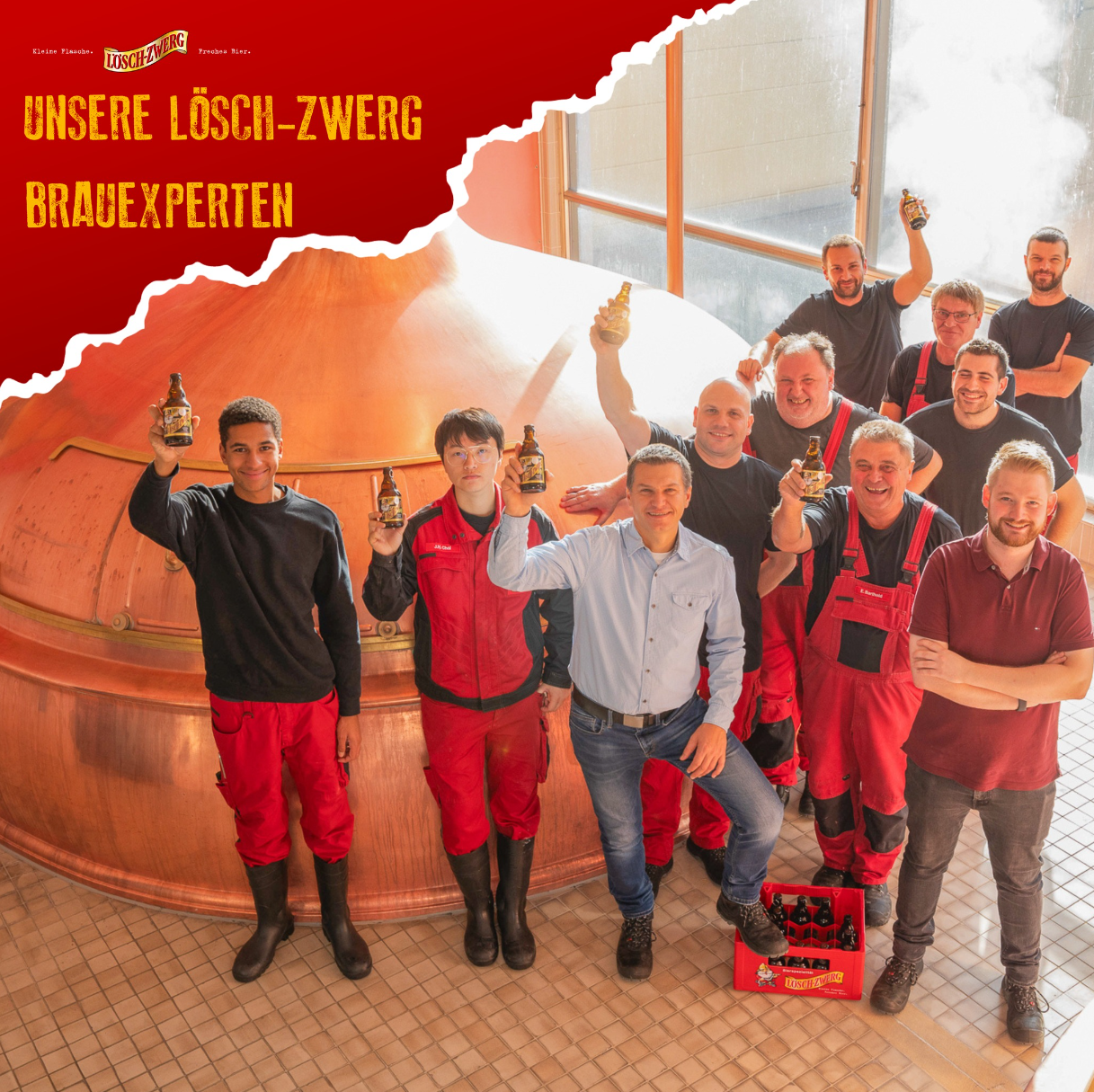 Brauer prosten der Kamera zu.