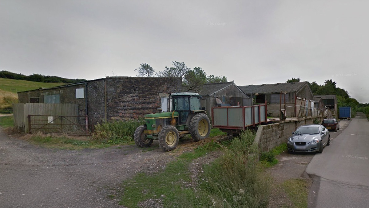 Conversion of 3 Buildings at a Livery Yard to Dwellings