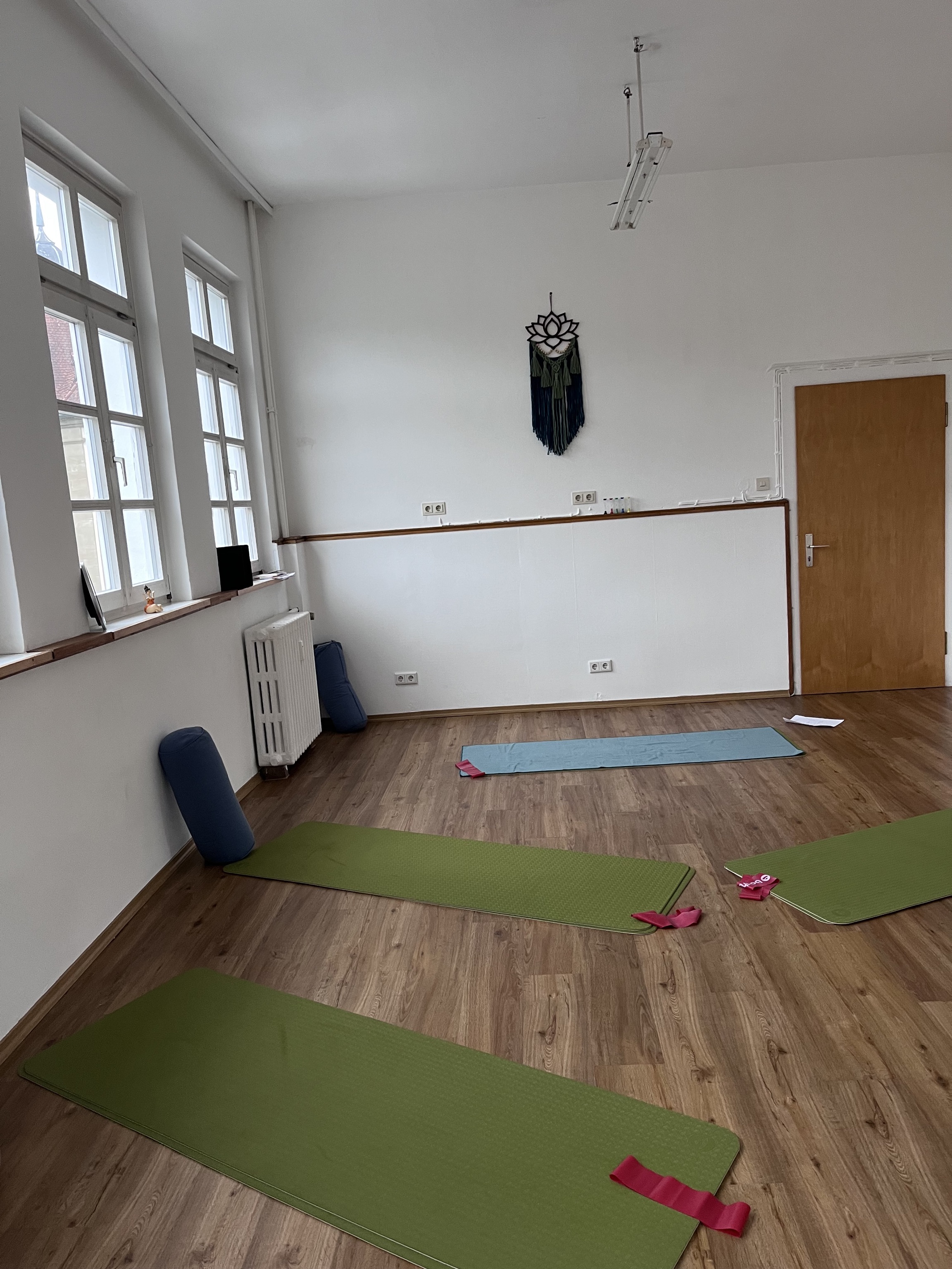 Lomi Gentle Touch Massage, Griff unter die Schultern