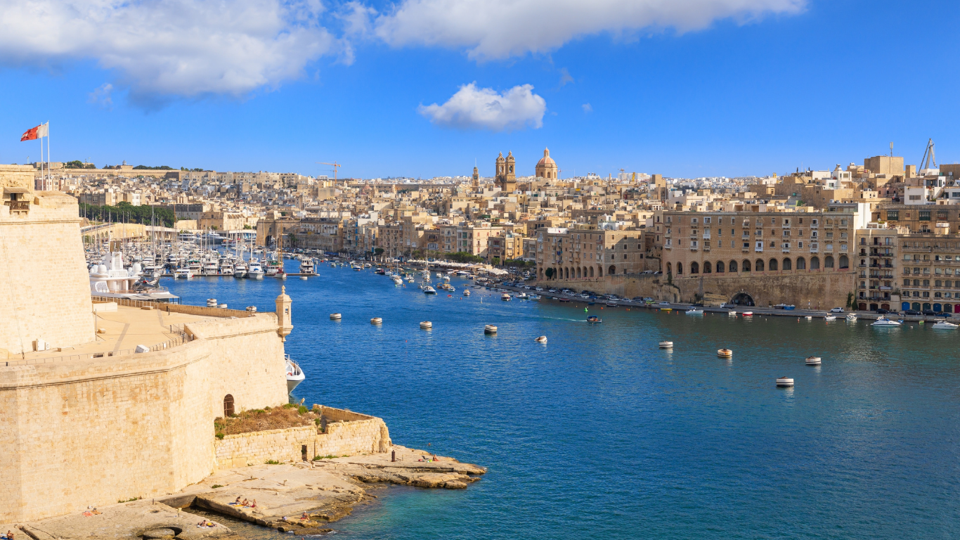 valletta harbour, malta