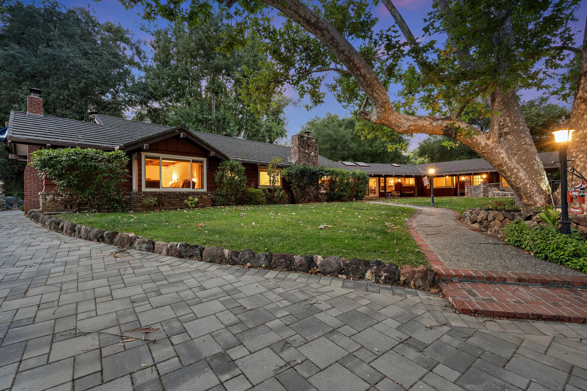 A secluded luxury estate surrounded by greenery in Monte Sereno, California