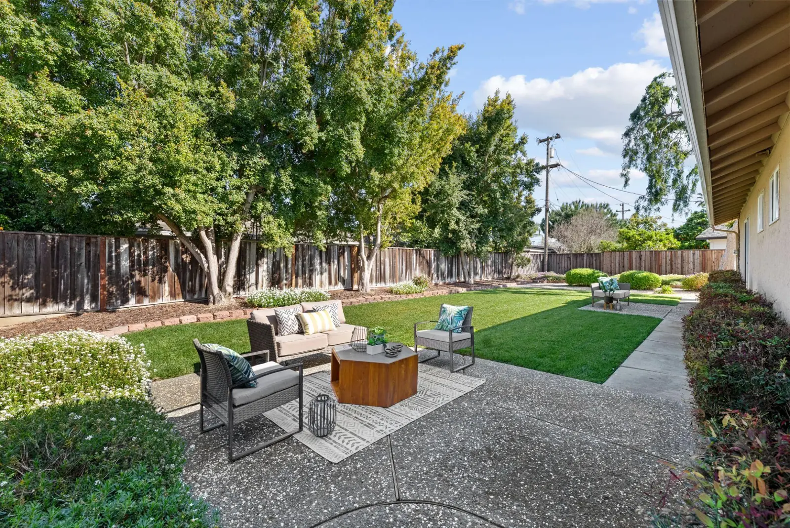 Backyard patio at 918 Oakdell Pl, West San Jose
